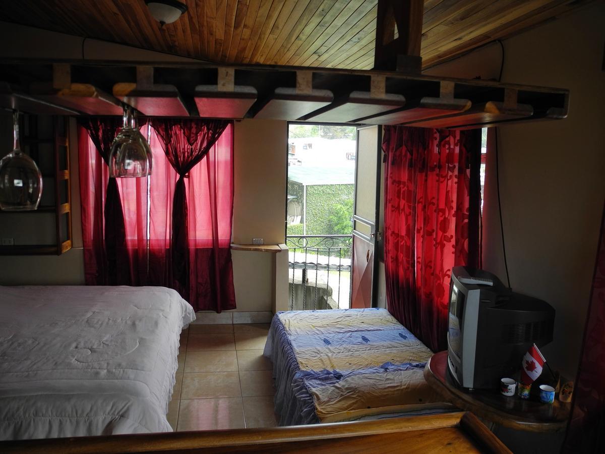 Sleepers Sleep Cheaper Hostel Monteverde Exterior photo